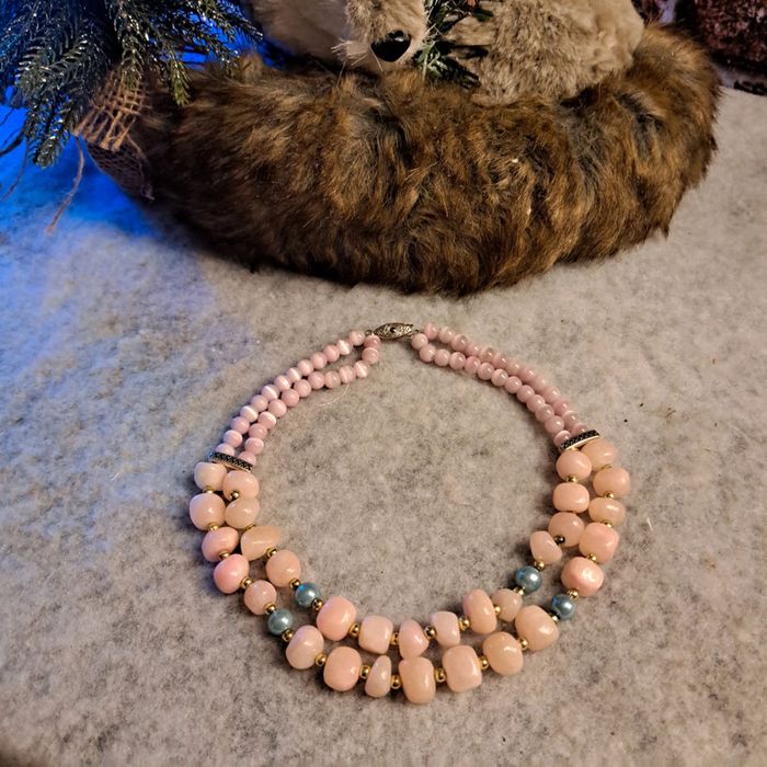 Collier ras de cou rose pâle bleu et doré - photo numéro 2