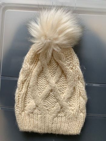 Bonnet beige Primark pompon tbe TU
