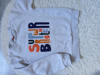 Pull enfant tape a l'oeil