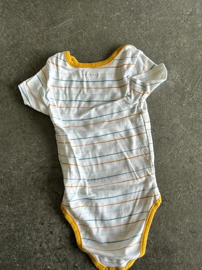 Lot de 6 bodys manches courtes 12 mois - photo numéro 9