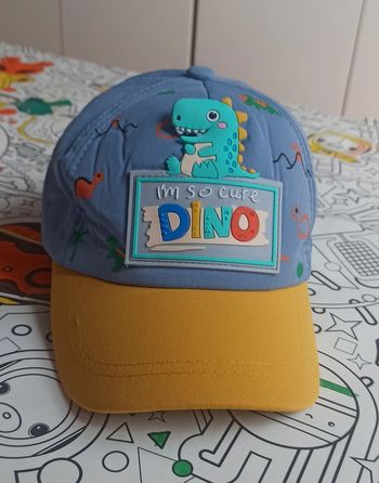 Casquette neuve dinosaure enfant à partir de 3-4 ans : jaune et violet