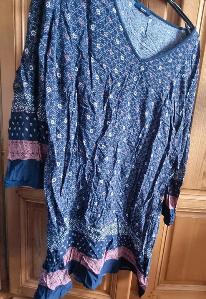 Fine robe courte manches 3quart bleue à motifs
