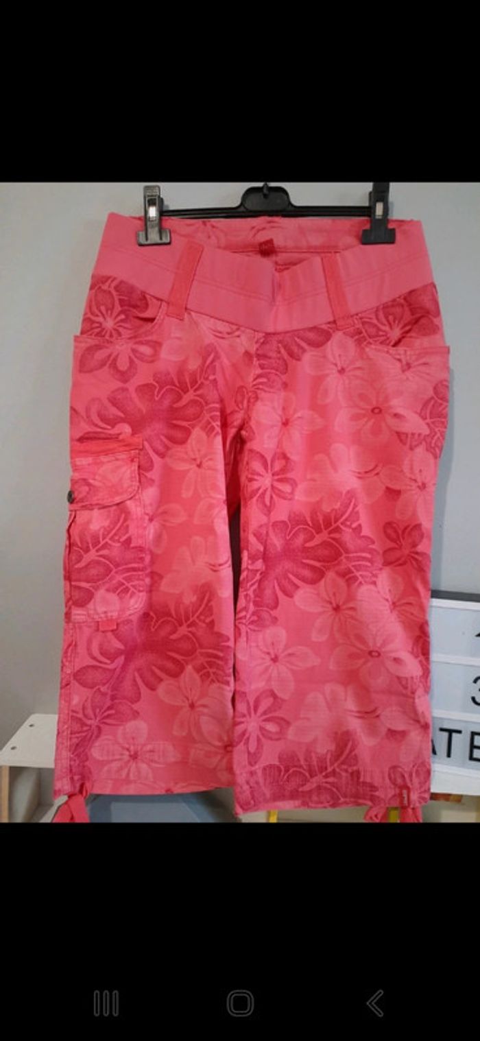 Pantacourt femme de maternité. Esprit