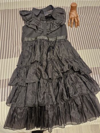 Costume mercredi adams avec la main - 8-9 ans