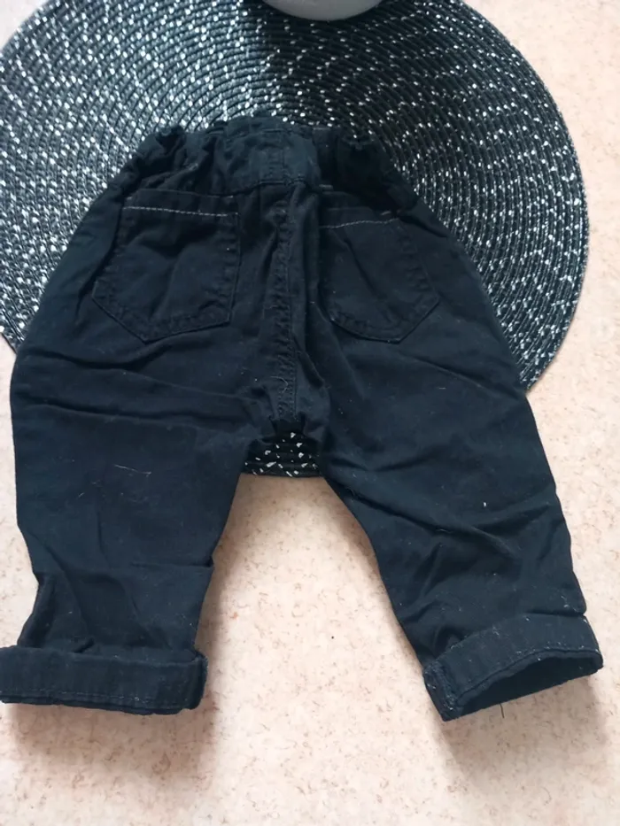 Pantalon noir bébé – Grain de Blé – 6 mois - photo numéro 2