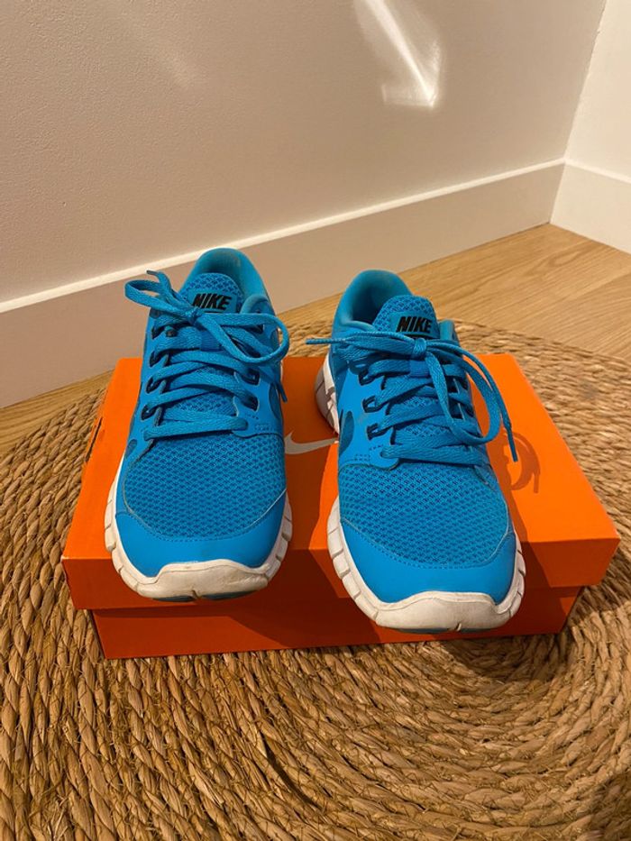 Baskets Nike Free 5.0 pointure 36 - photo numéro 2