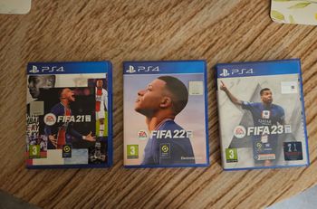 Jeux PS4 FIFA 21. 22. 23