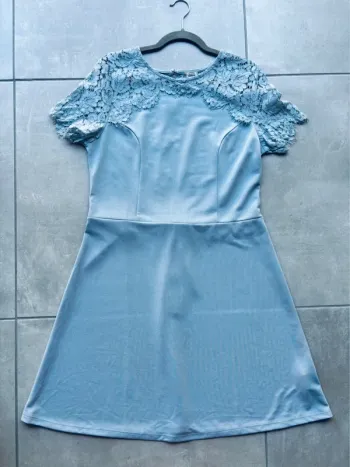 Magnifique robe Pimkie dentelle bleue ciel neuve