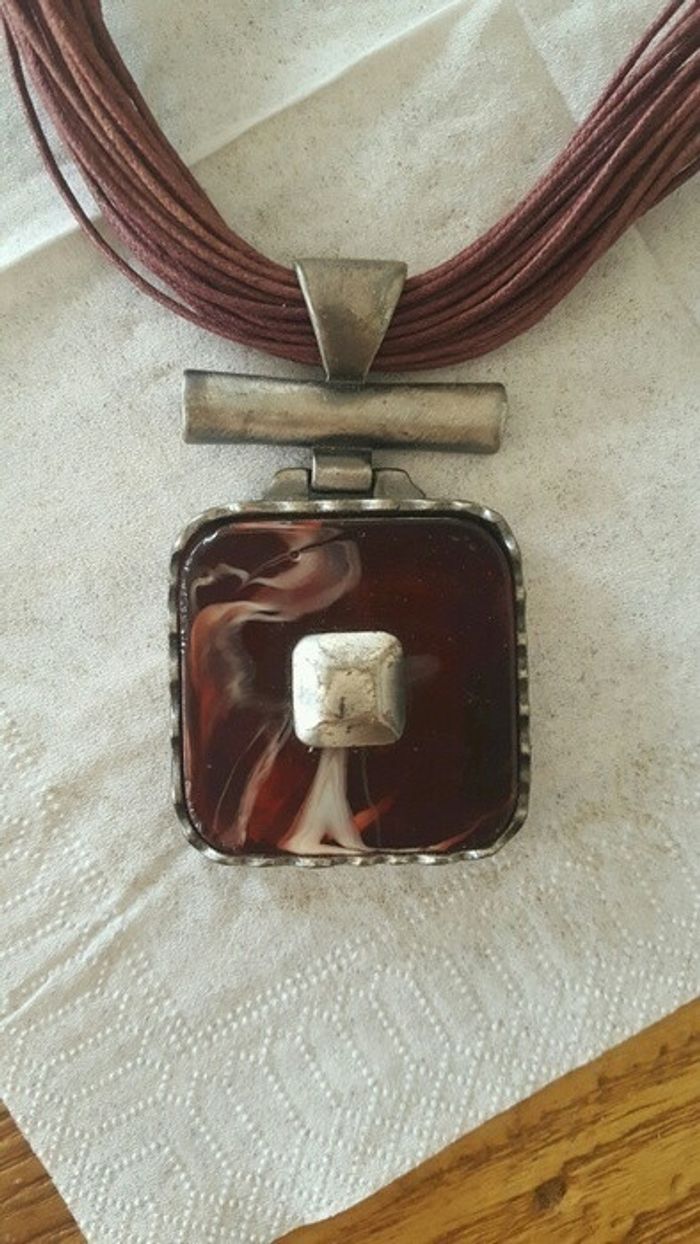 Collier fushia - photo numéro 3
