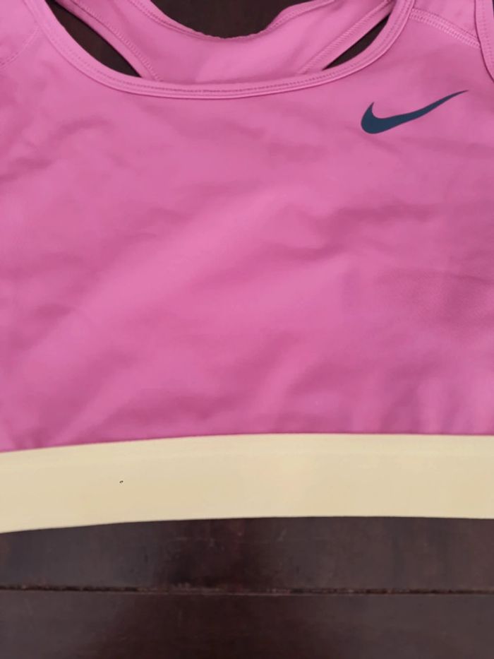 Jolie Brassière de sport Nike taille L - photo numéro 11