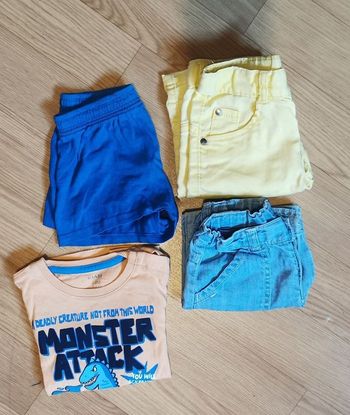 Lot de shorts et un t-shirt