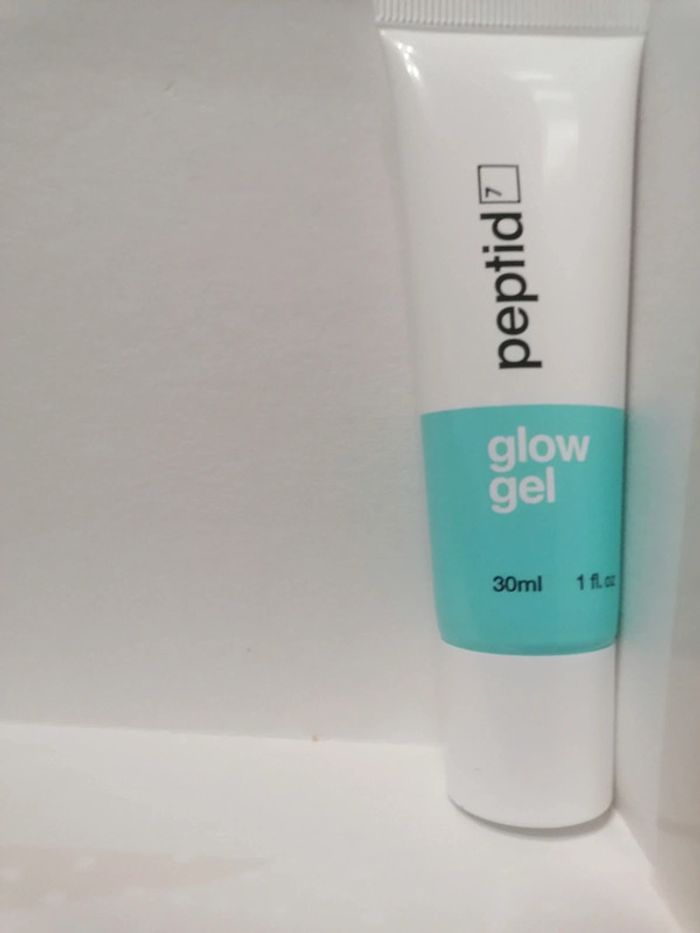 Glow gel. Marque peptid7