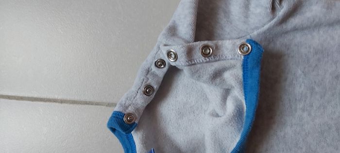 Haut de pyjama 4 ans - photo numéro 4