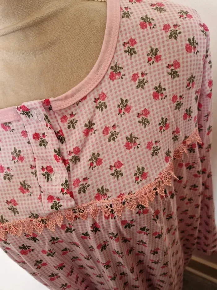 Robe de nuit à fleurs taille xxĺ - photo numéro 2