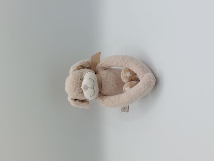Peluche doudou chien beige blanc SUD ÉTOFFE longs bras scratch yeux gris étoiles