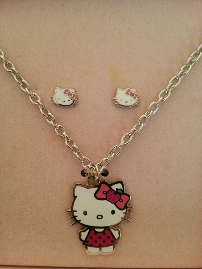 Ensemble chaîne pendentif et puces fille - photo numéro 2
