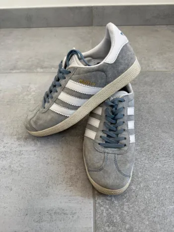 Baskets Adidas Gazelle femme taille 38 grises