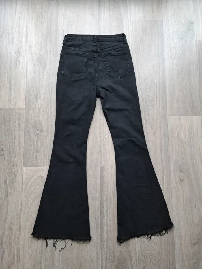 Jeans pattes d'éléphants - photo numéro 3