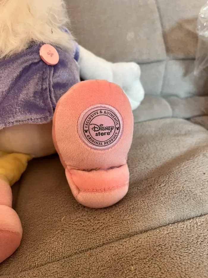 Peluche Daisy Disney store exclusive - photo numéro 2