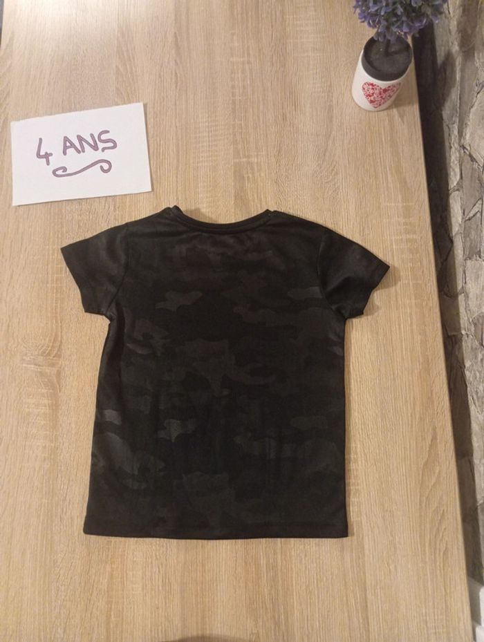 Tee-shirt Primark taille 4-5 ans - photo numéro 2