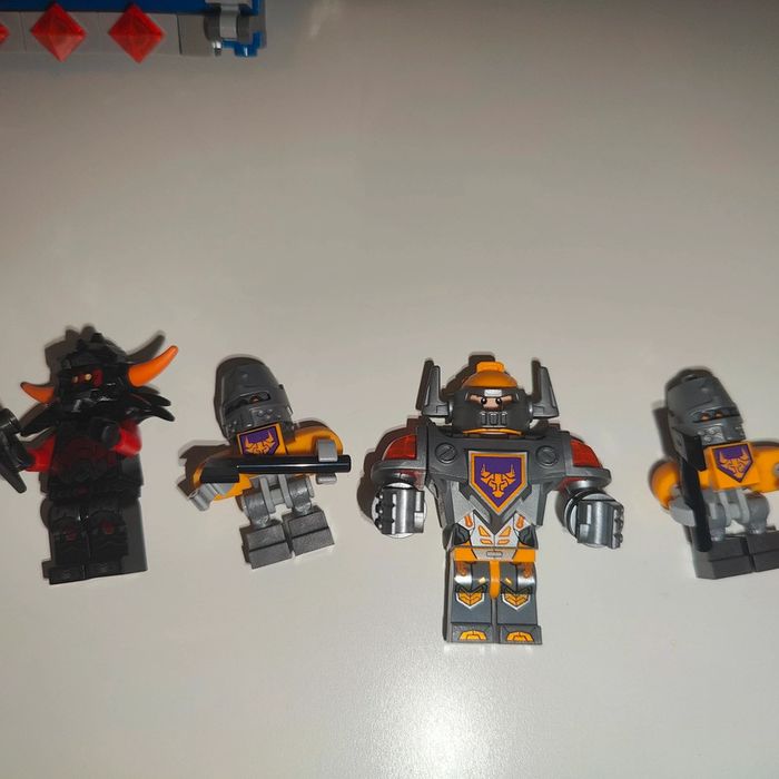Lego Nexo knights 70322 porte tour d'Axl - photo numéro 2