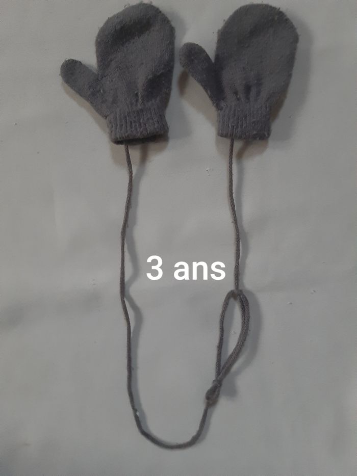 paire de moufles avec cordon - 3 ans