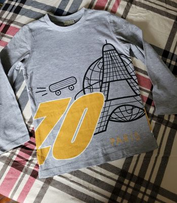 t-shirt Mlongue kenzo 6ans (10e)