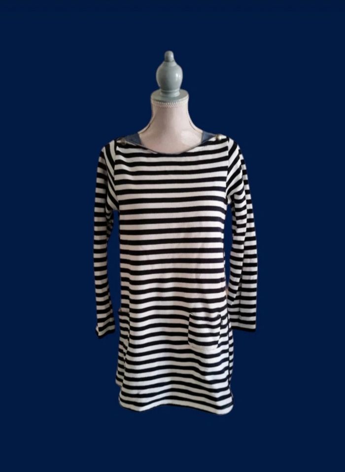 Robe pull rayé détails épaule jean et bouton Okaidi taille 10 ans