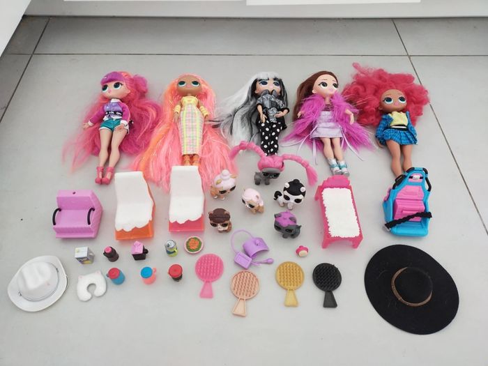 Lot poupées LOL OMG et accessoires
