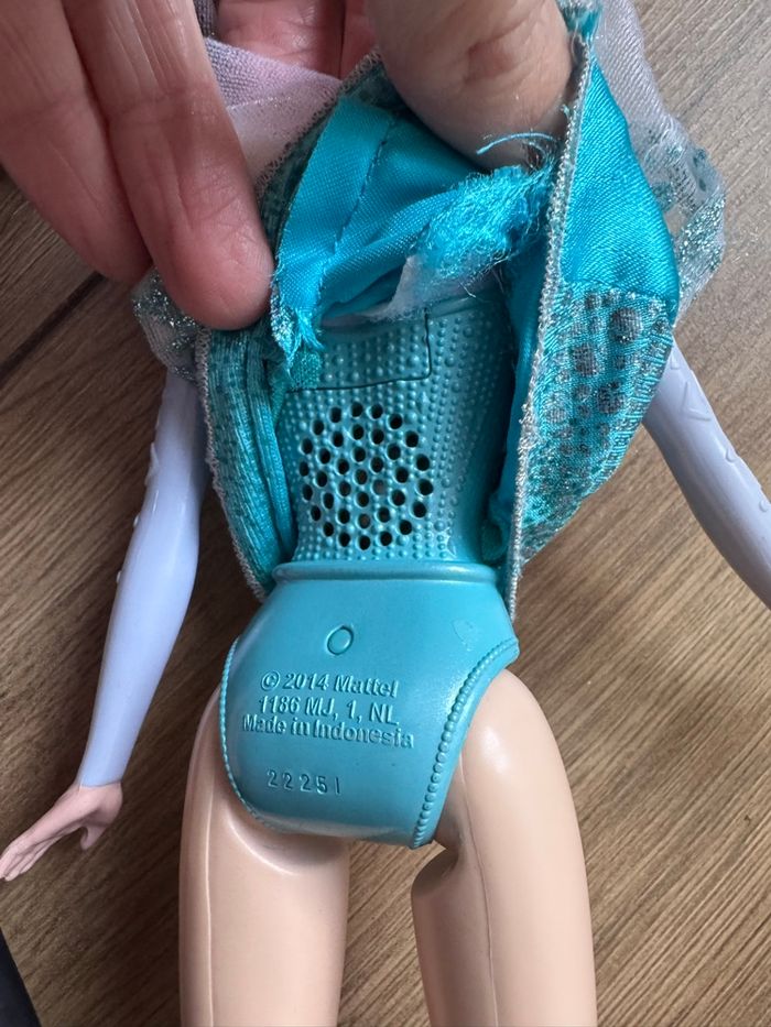 Barbie Anna qui chante et Elsa reine des neiges - photo numéro 7