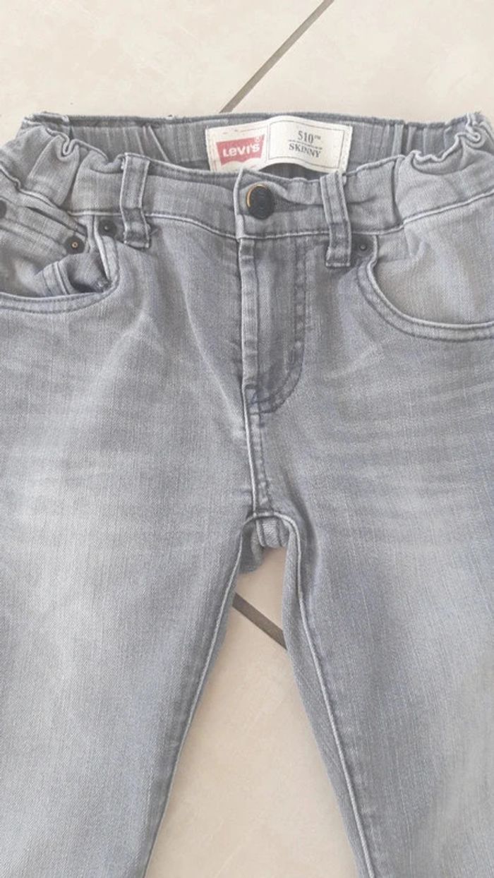 Jean's Levi's Skinny gris - 8 ANS Parfait état