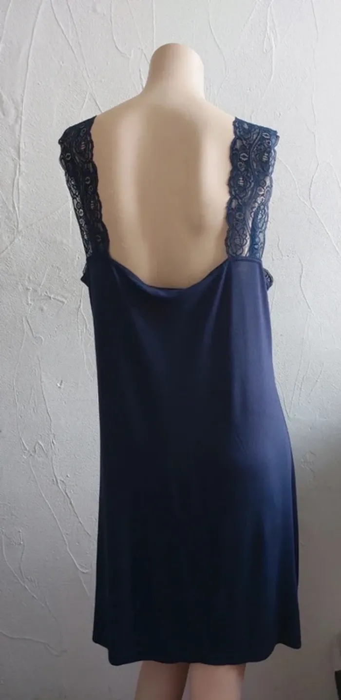 Charmante nuisette bleu marine avec dentelle Taille M - photo numéro 5