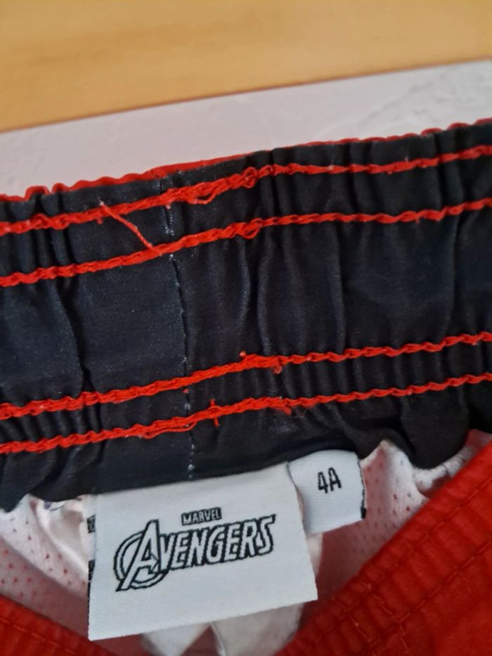 Short avengers rouge captain america 4 ans tbe - photo numéro 2