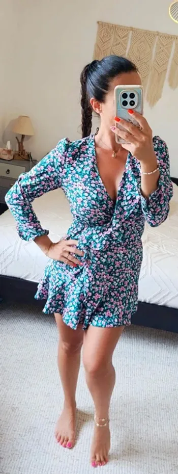 Robe Zara vert et rose fleuri portefeuille S volants légère fluide féminine