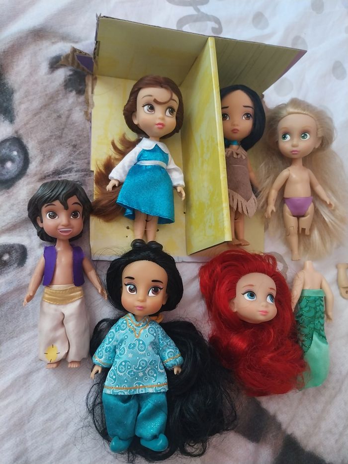 Lot 6 poupées miniatures Animators Princesses Disney Mini-Animators Aladdin Jasmine Pocahontas Belle Ariel Raiponce - photo numéro 4