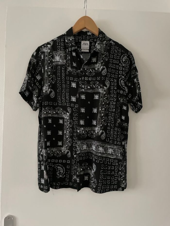 Chemisette Zara, taille S. Très bon état six euros.