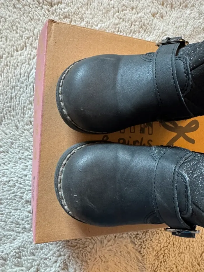 Bottines noires T.24 - photo numéro 6