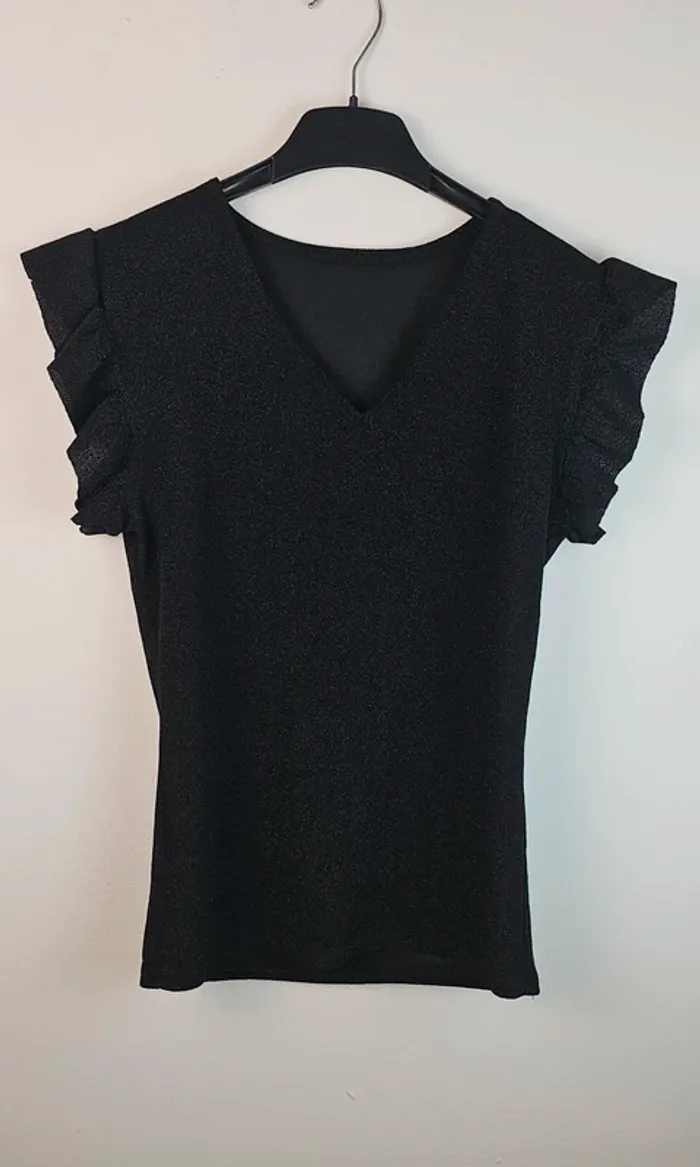T-shirt col V avec froufrous