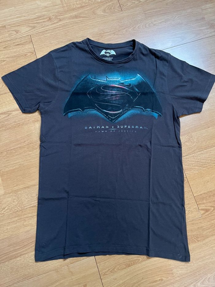 T-shirt Batman Vs Superman taille M