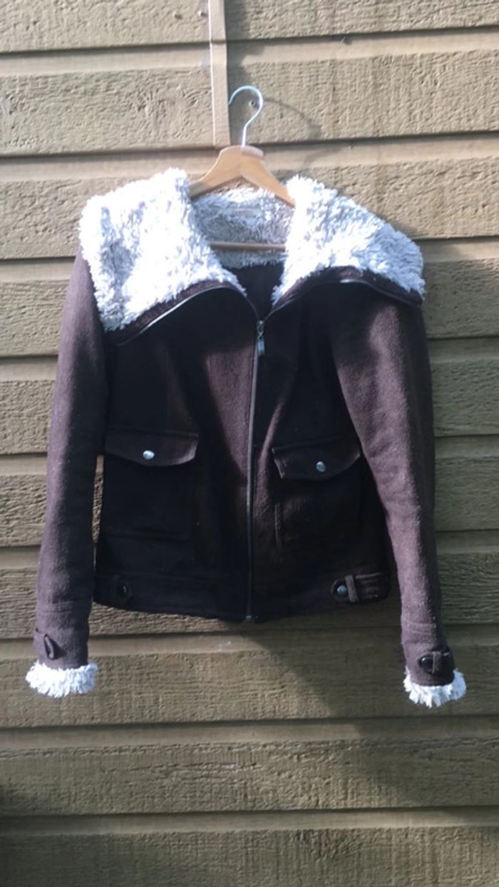 Joli blouson en fausse fourrure - photo numéro 3
