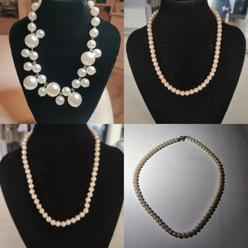 Lot de 4 colliers de perles blanches