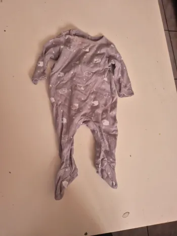 Pyjamas fin 1 mois