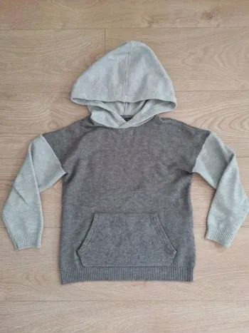 Pull capuche Kiabi gris 8 ans