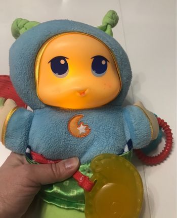 Luciole lumineuse et musicale