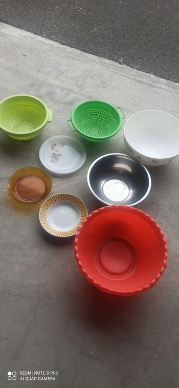 Saladiers et assiettes