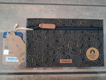 Pochette Cabaïa édition limitée Place Carillon