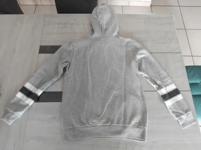 Pull capuche - photo numéro 2