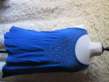 Débardeur bleu à strass