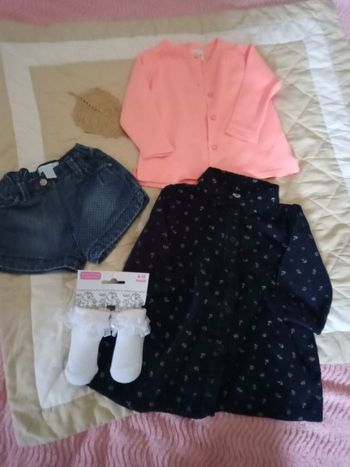 Lot de 4 articles bébé fille