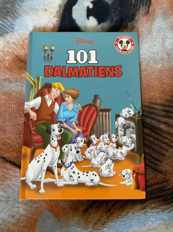 Livre Disney Les 101 Dalmatiens